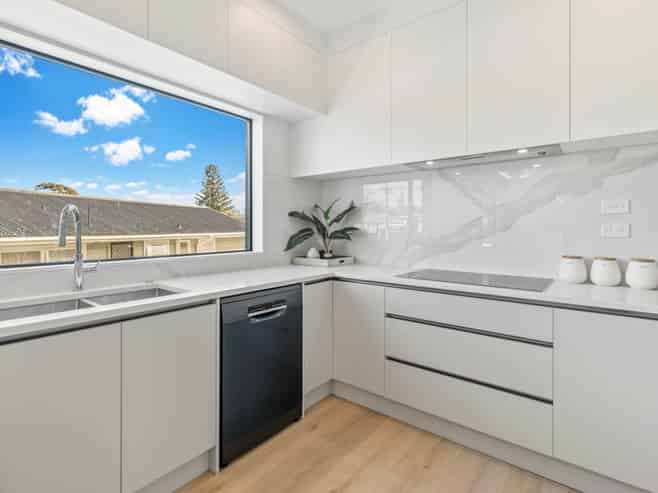 12B Angelo Avenue, Howick