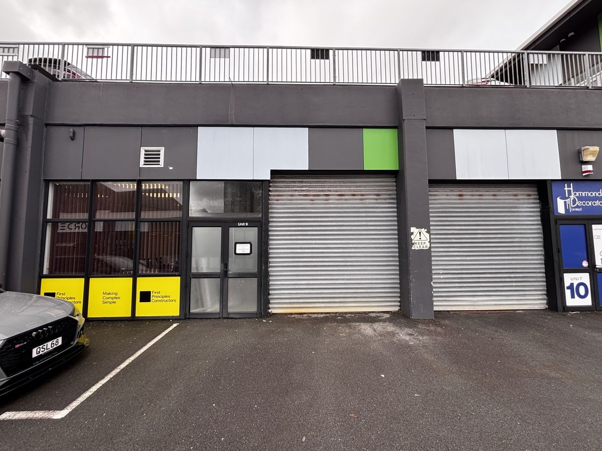 Work shop with suspended ceiling!, Petone