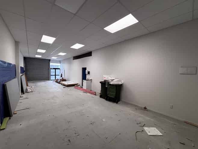 Work shop with suspended ceiling!