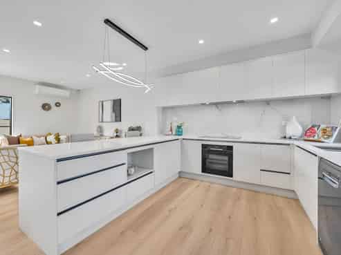 12D Angelo Avenue, Howick