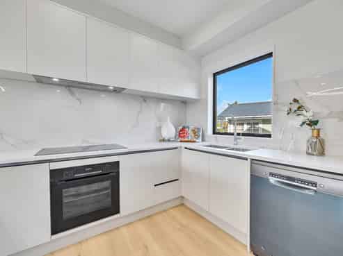 12D Angelo Avenue, Howick