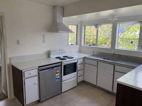 2 Picasso Grove, Belmont