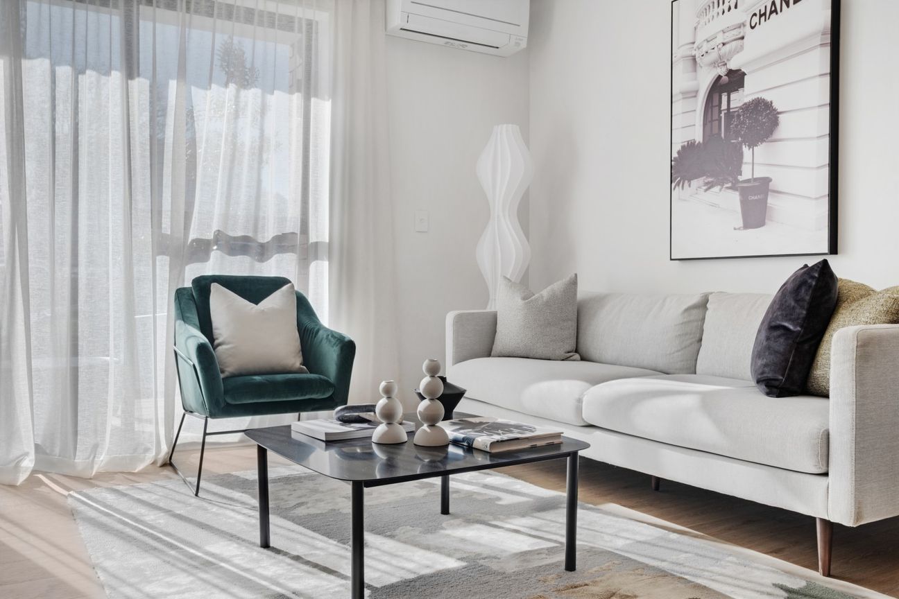 Stylish village living with extra study space - Meer