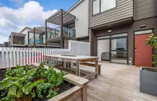 15 Tuatua Road, Hobsonville