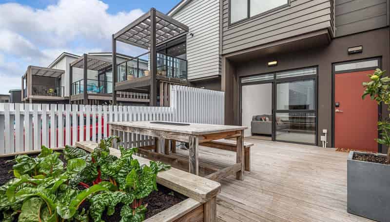 15 Tuatua Road, Hobsonville