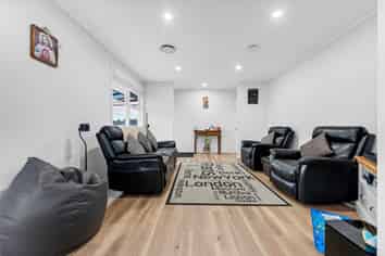 8 Winifred Avenue, Bayview