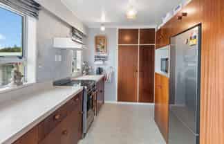 11 Glendale Crescent, Holmes Hill