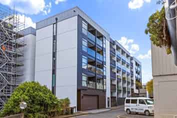 413/9 Madeira Lane, Grafton