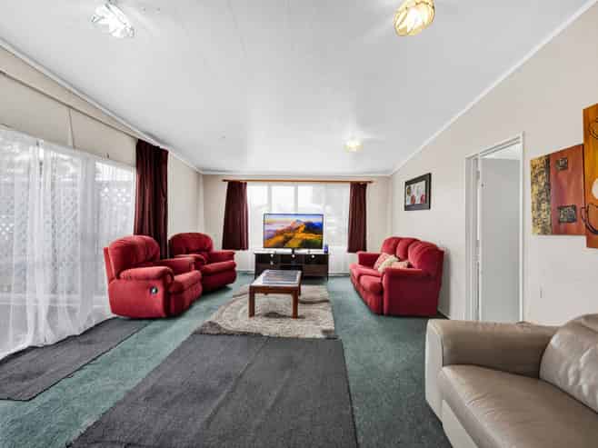 1 County Drive, Hawera