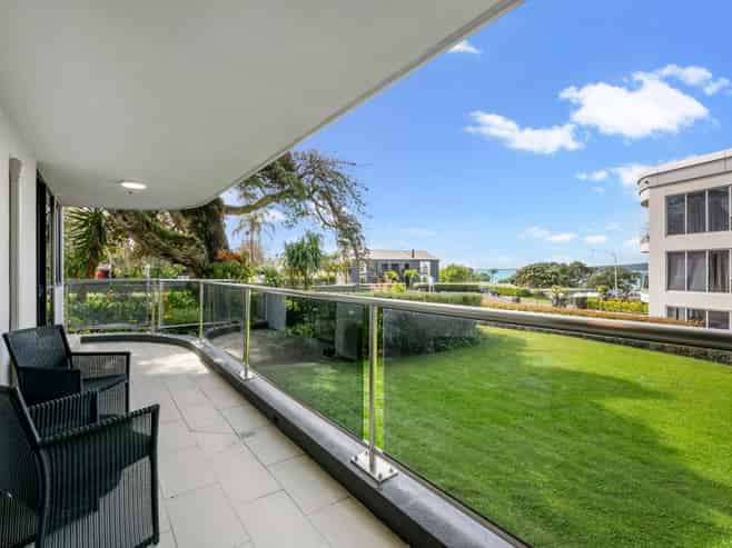 GB/5 The Promenade, Takapuna