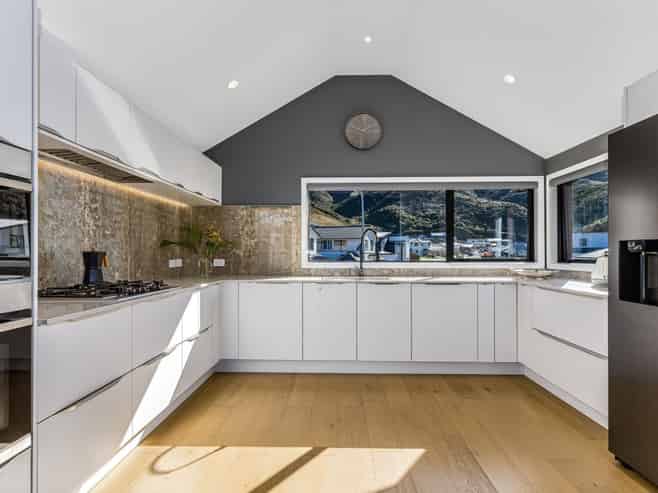 106 Silverstream Road, Crofton Downs