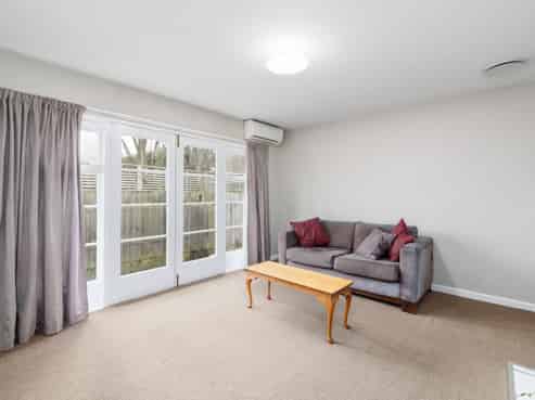 2/27 Devonport Lane, Merivale