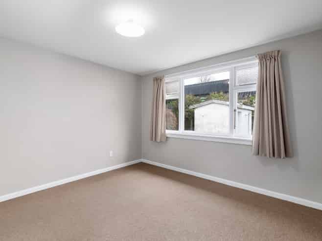 2/27 Devonport Lane, Saint Albans