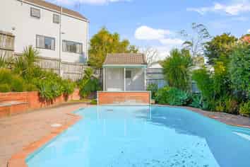 8/24 Beswick Place, Birkdale