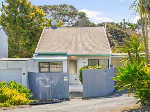 8/24 Beswick Place, Birkdale