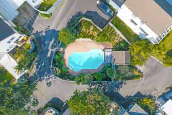 8/24 Beswick Place, Birkdale