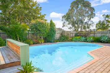 8/24 Beswick Place, Birkdale