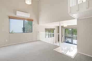 8/24 Beswick Place, Birkdale