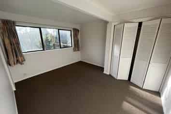 1/82D Verbena Road, Birkdale