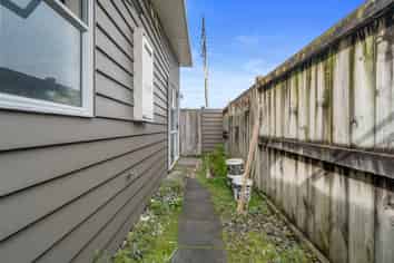 35A Enderley Avenue, Enderley