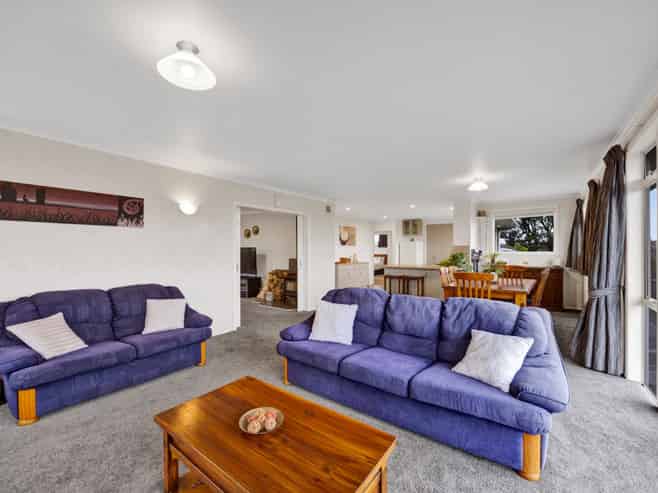 21 Longview Drive, Merrilands