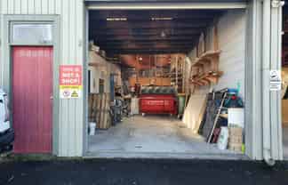 Workshop Strandon For Lease