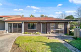 2/18 McLeod Road, Henderson