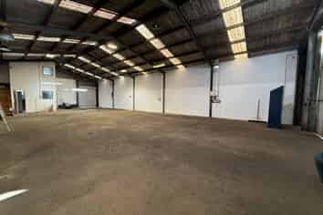 Affordable warehousing with yard