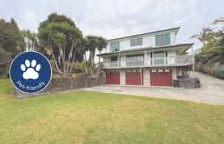 20 Meadow Crescent, Te Atatu South