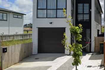 4 Herekino Street , Westgate