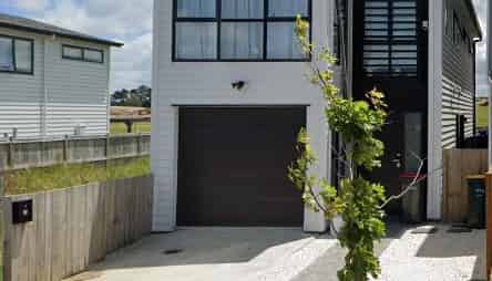 4 Herekino Street , Westgate