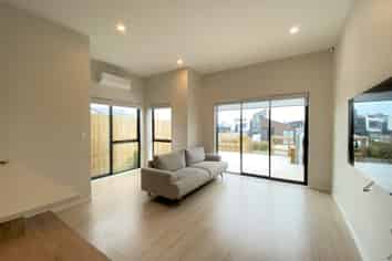 4 Herekino Street , Westgate