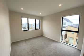 4 Herekino Street , Westgate