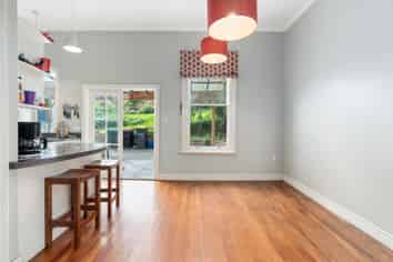 32 Clifford Street, Dalmore