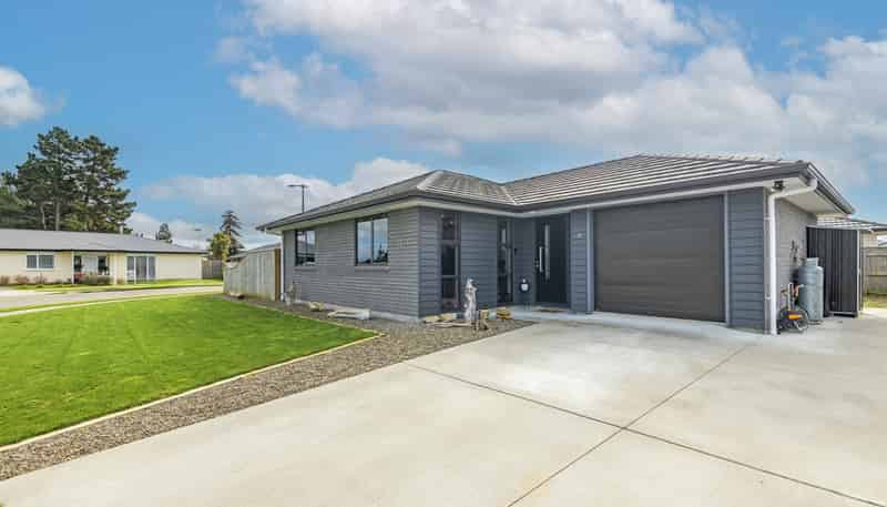 27 Oldfield Lane, Marton