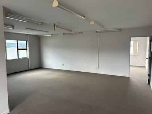 Tidy office and workshop with carparking