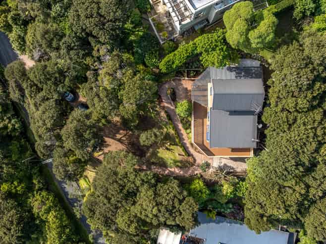 65 Crescent Road East, Ostend