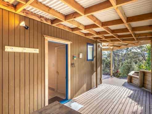 65 Crescent Road East, Ostend