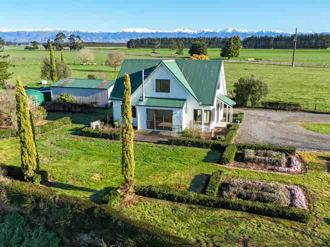 368 Balfour Road, Ashley Clinton
