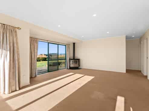 368 Balfour Road, Ashley Clinton