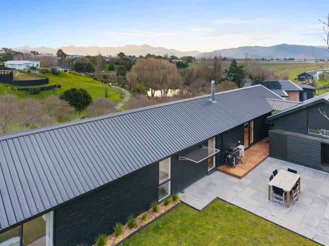 19 Golf View Close, Fairhall