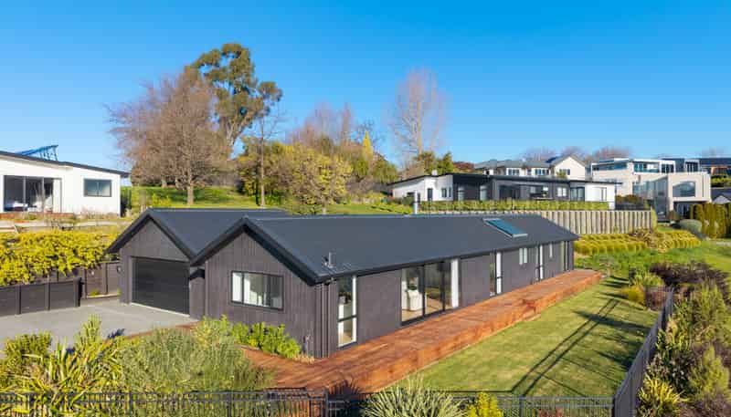 19 Golf View Close, Fairhall
