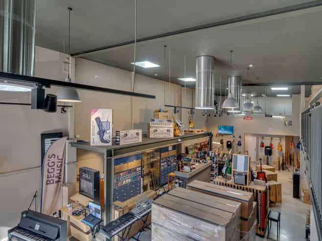 Warehouse/showroom on prime corner site