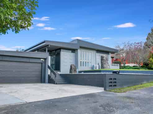 86 Howell Avenue, Riverlea