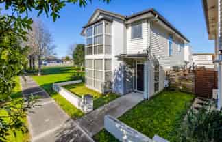 13 Phar Lap Crescent, Takanini