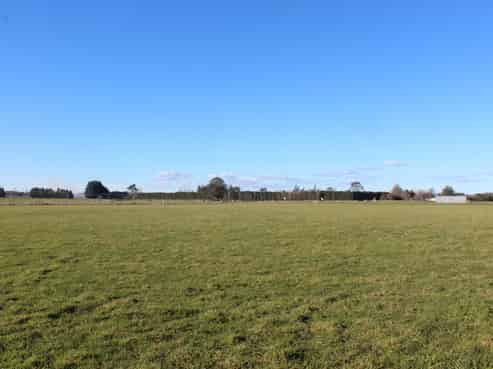 368 Balfour Road, Ashley Clinton