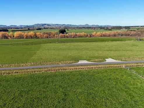 368 Balfour Road, Ashley Clinton