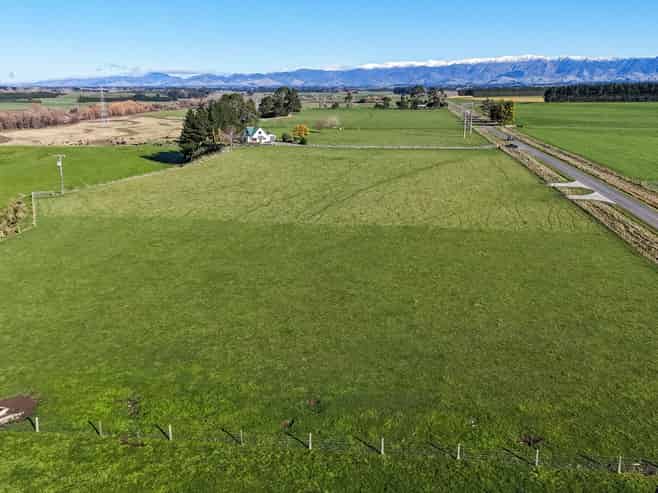 368 Balfour Road, Ashley Clinton