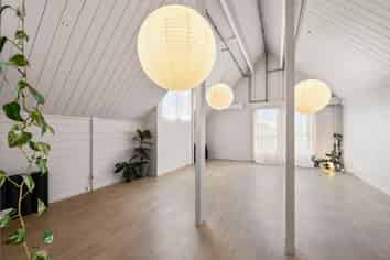 AFFORDABLE FIRST FLOOR OFFICE/STUDIO 
