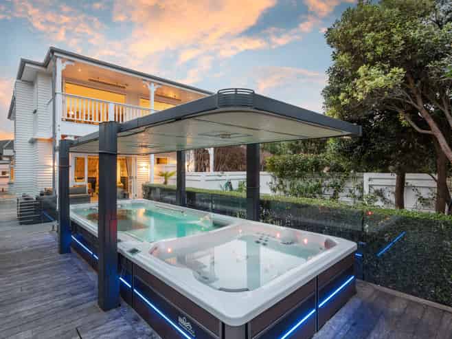 124 Esplanade, Sumner